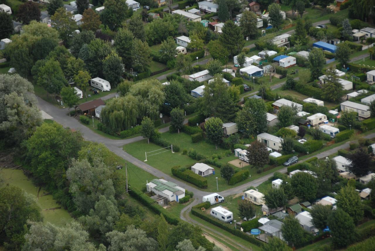 Camping Loisirs Des Groux Mousseaux-sur-Seine Esterno foto