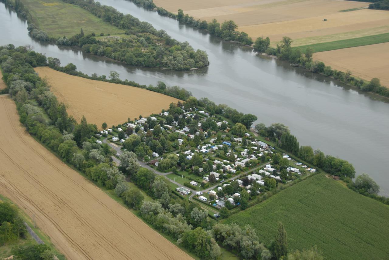 Camping Loisirs Des Groux Mousseaux-sur-Seine Esterno foto