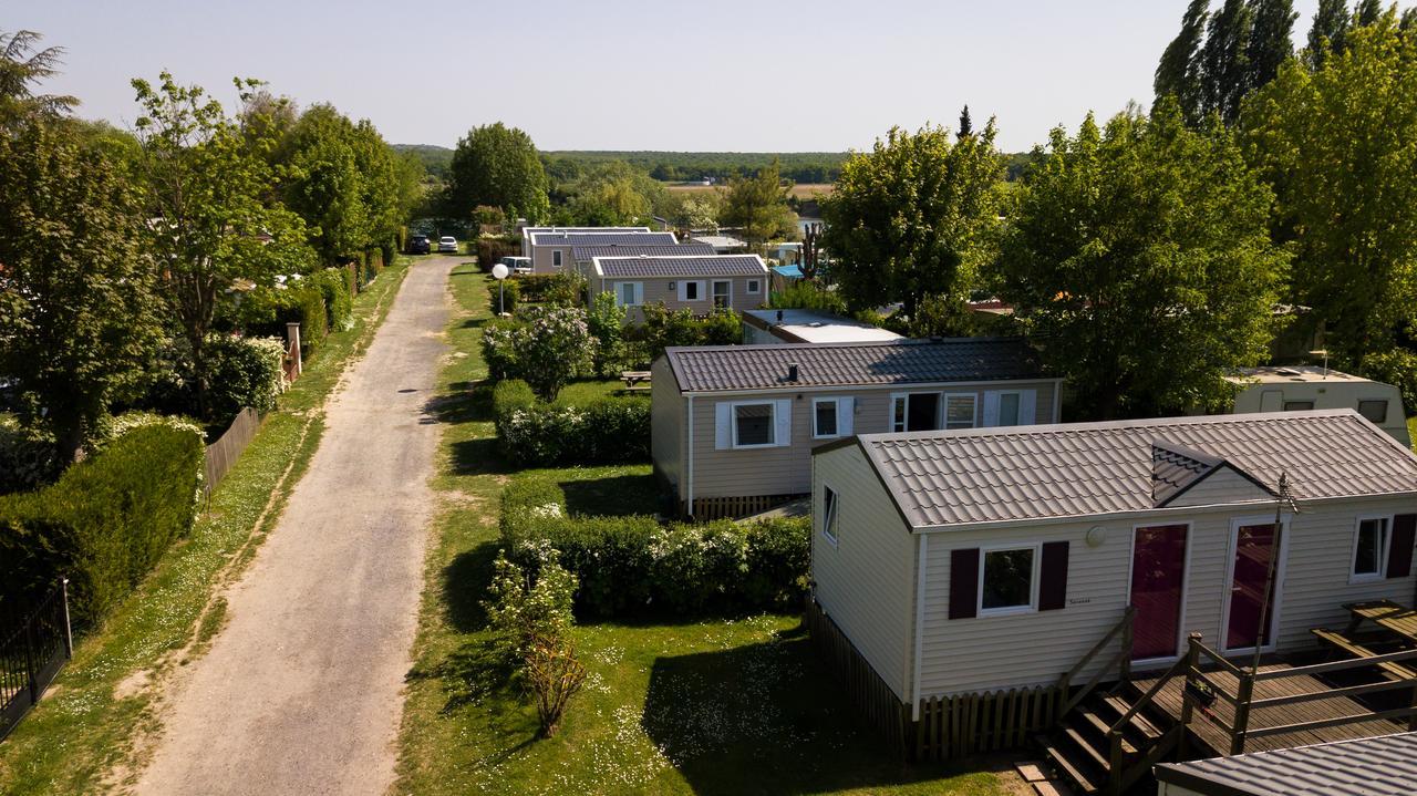 Camping Loisirs Des Groux Mousseaux-sur-Seine Esterno foto